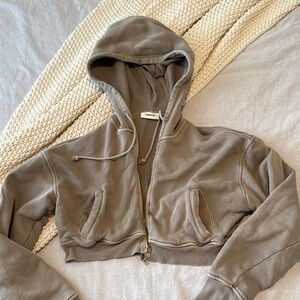 Elwood Cropped Hoodie